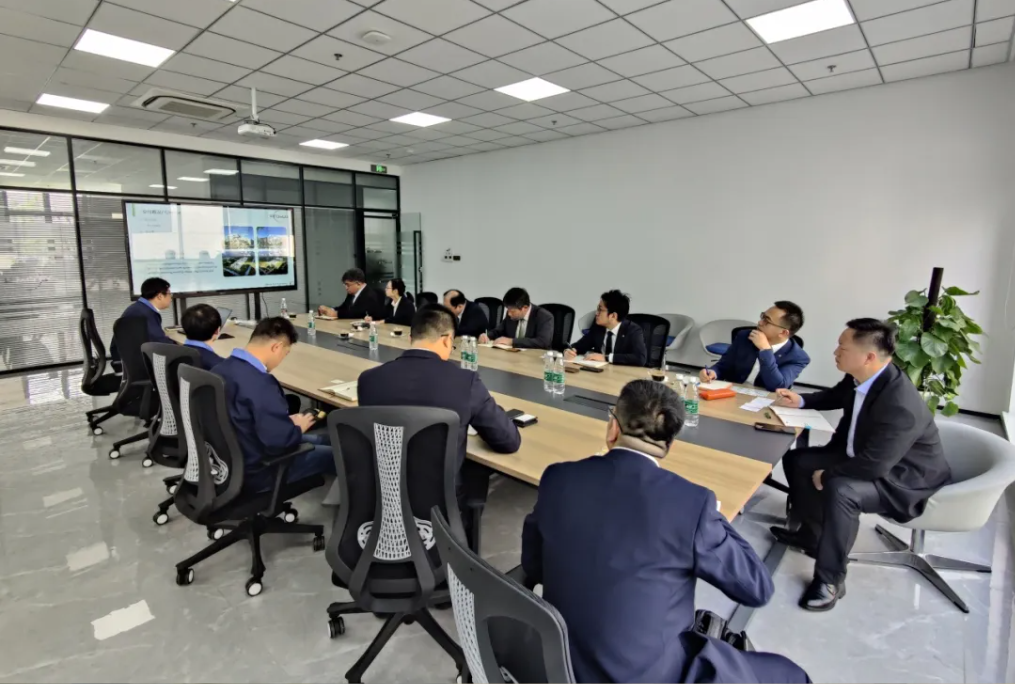 MAZAK技术团队莅临苏州新大陆精密公司参观考察 MAZAK技术团队莅临苏州新大陆精密公司参观考察